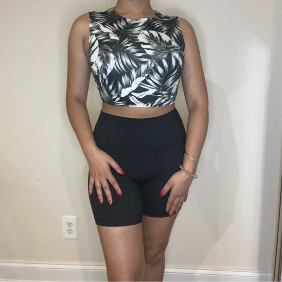 Leaf Print Top - Picture 7 of 8